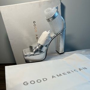 Good American silver platform shoes size 7.5 NWB